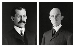 Orville ja Wilbur Wright vuonna 1905